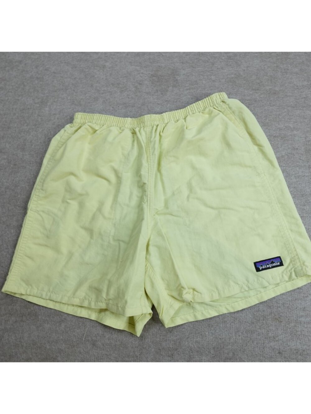 Patagonia Mens Shorts Small Yellow Baggies 4.5" In Nylon Drawstring Lined 57021